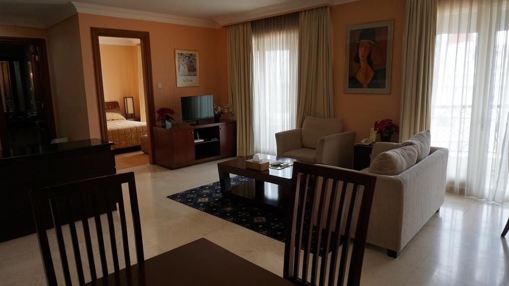 Roosseno Plaza Serviced Apartment Джакарта Екстер'єр фото